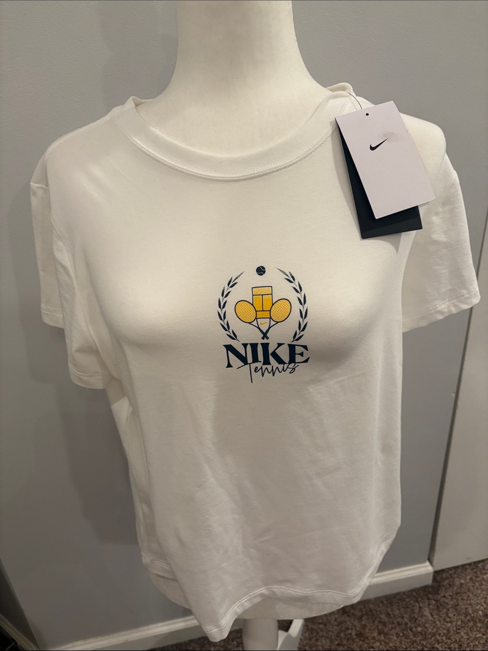 NWT Nike White Women's Tennis Graphic Crew Tee with Yellow Accent XL